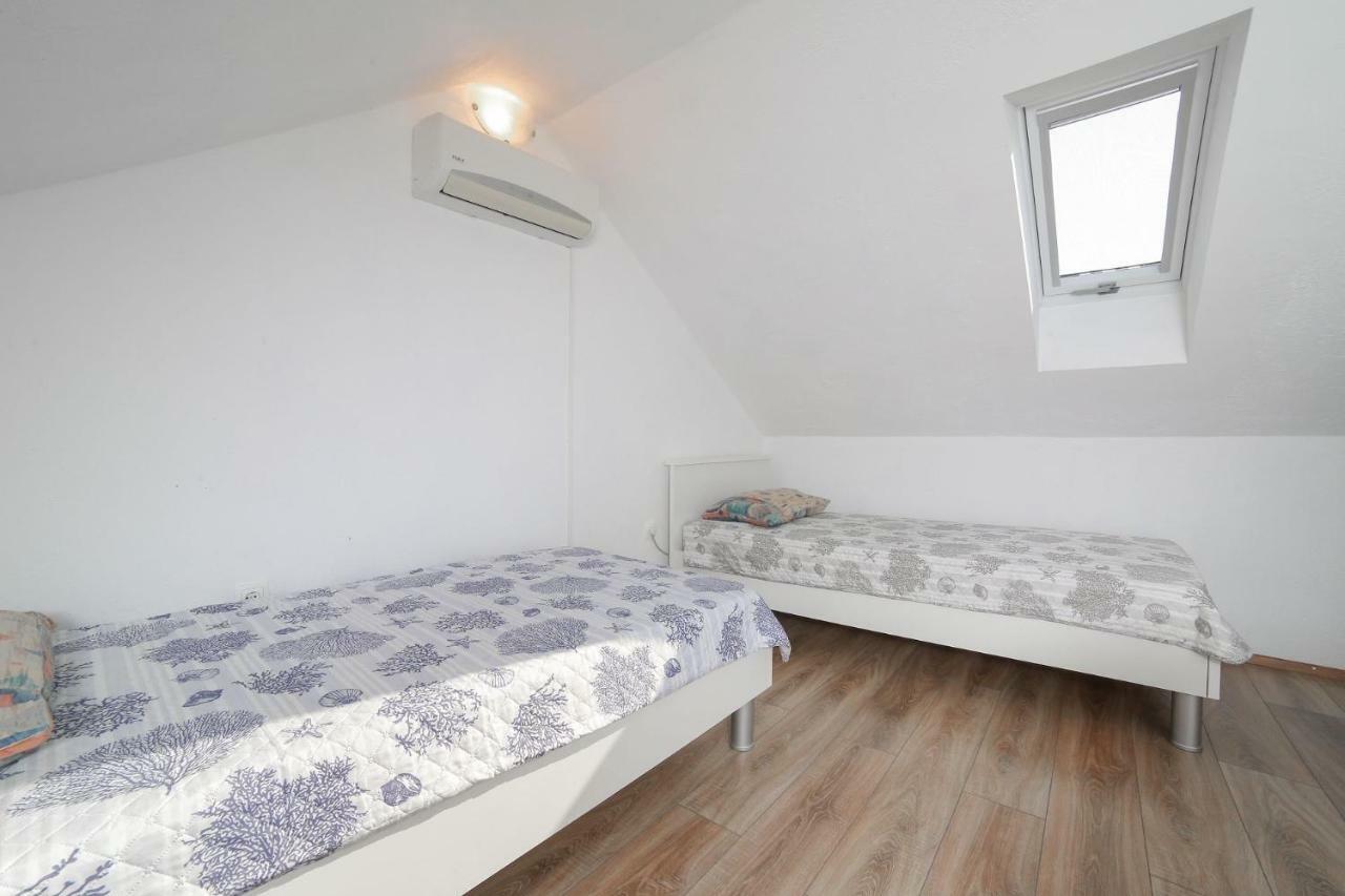 Mirce Villa Baras Garden - House With Pool מראה חיצוני תמונה